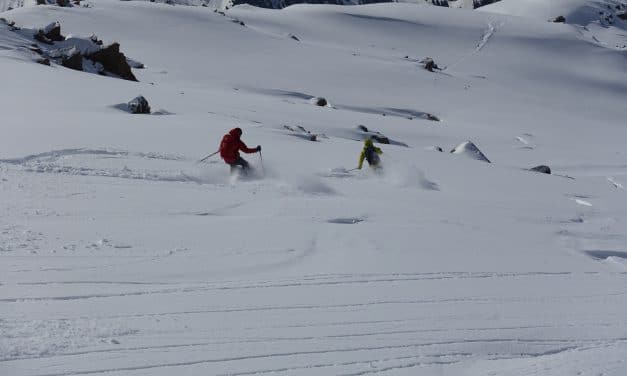 <span style="font-size:1.5em;"><span class="caps">SKI</span></span><br>Ski au Kirghistan<br>/// mars 2019 ///<br><span style="color: #b0cc00;"> Places disponibles </span>