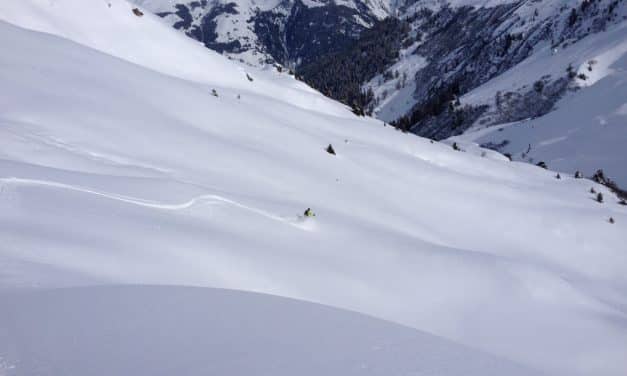 <span style="font-size:1.5em;">Ski </span><br> Formation <span class="caps">DVA</span> <br> /// décembre 2019 /// <br><span style="color: #b0cc00;"> Places disponibles </span>
