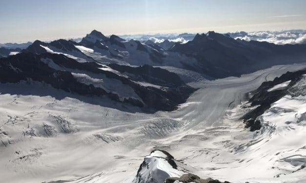 <span style="font-size:1.5em;"><span class="caps">ALPINISME</span> </span><br> Haute route bernoise <br> /// Juillet 2020 /// <br><span style="color: #b0cc00;">Places disponibles</span>