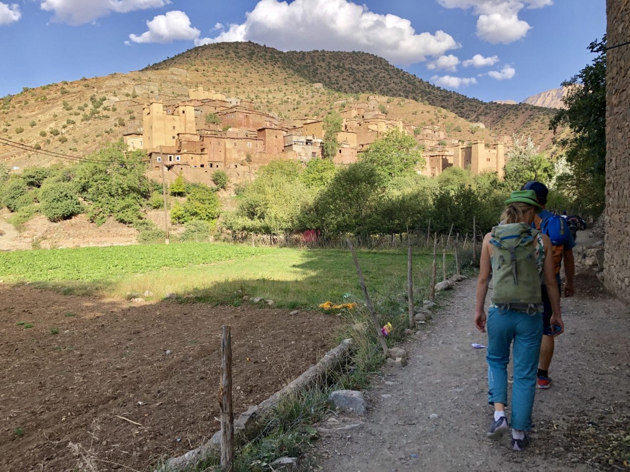 Escalade de longues voies à Taghia au Maroc avec Alexandre Gal et Yann Nussbaumer guides chez Helyum