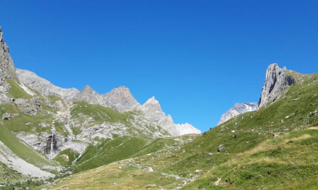 <span style="font-size:1.5em;"><span class="caps">TREK</span> </span><br> <span class="caps">GR5</span>, Grande Traversée des Alpes <br> /// août 2020 /// <br><span style="color: #b0cc00;"> Départ garanti </span>