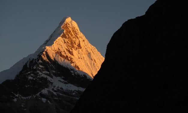 <span style="font-size:1.5em;"> ALPINISME </span><br/> Pérou Sauvage<br/> /// 30 mai au 25 juin 2026 /// <br/><span style="color: #b0cc00;"> Places disponibles </span>