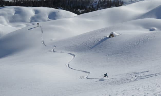 <span style="font-size:1.5em;"> SKI </span><br/>Arolla ski sauvage<br/> /// Mars 2021 /// <br/><span style="COLOR: #B0CC00;">Places disponibles </span>