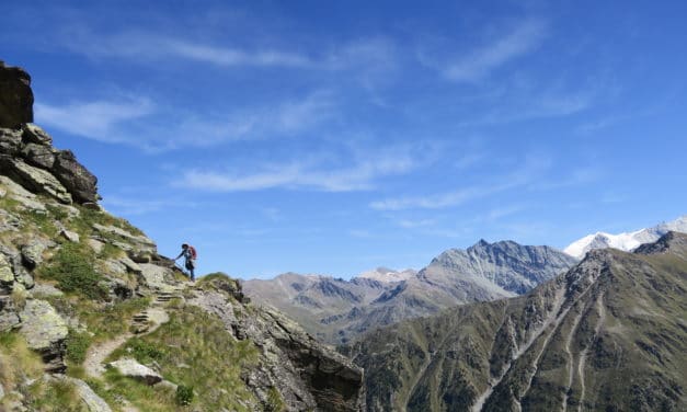 <span style="font-size:1.5em;"> TREK</span><br/>Tour du CERVIN revisité<br/> /// Juillet 2021 /// <br/><span style="color: #b0cc00;">places disponibles</span>