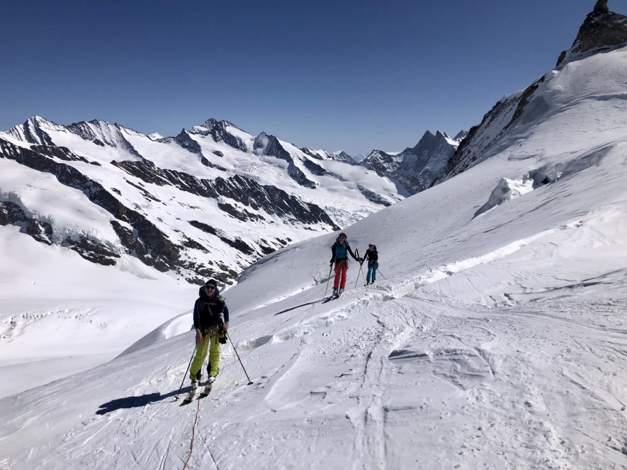 Haute route entre le Jungfraujoch et le Grimsel avec Yann Nussbaumer guide de montagne chez Helyum