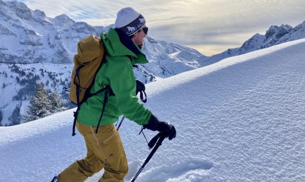 <span style="font-size:1.5em;">SKI</span><br/> Initiation <br/> /// Janvier 2022 /// <br/><SPAN STYLE="COLOR: #B0CC00;">Places disponibles</SPAN>