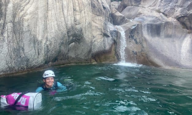 <span style="font-size:1.5em;"> CANYONING </span><br/> Canyoning en Corse  <br/> /// Juin 2023 /// <br/><span style="color: #b0cc00;">Places disponibles </span>