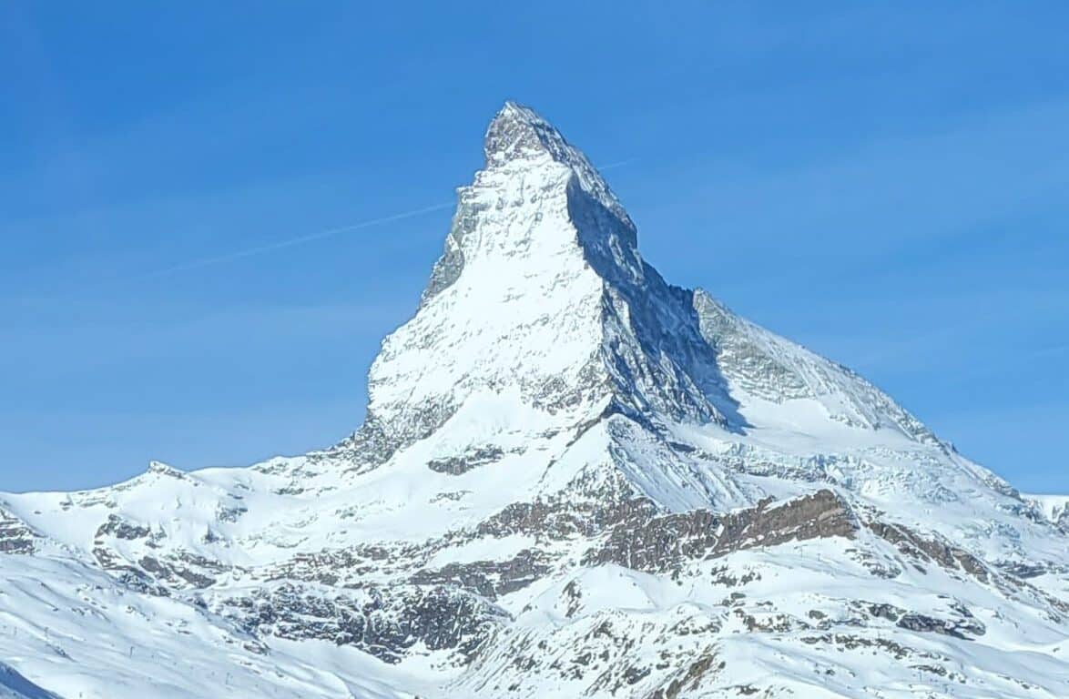 <span style="font-size:1.5em;"> ALPINISME </span><br> Cervin <br> /// 5-6 août 2025 /// <br><span style="color: #b0cc00;"> Places disponibles </span>