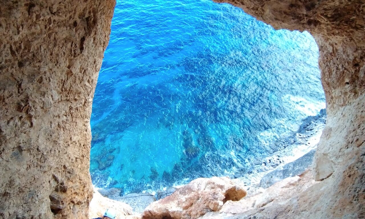 <span style="font-size:1.5em;"> ESCALADE </span><br> Séjour d’escalade & canyon en Sardaigne <br> /// 25-31 octobre 2026 /// <br><span style="color: #b0cc00;"> Places disponibles </span>