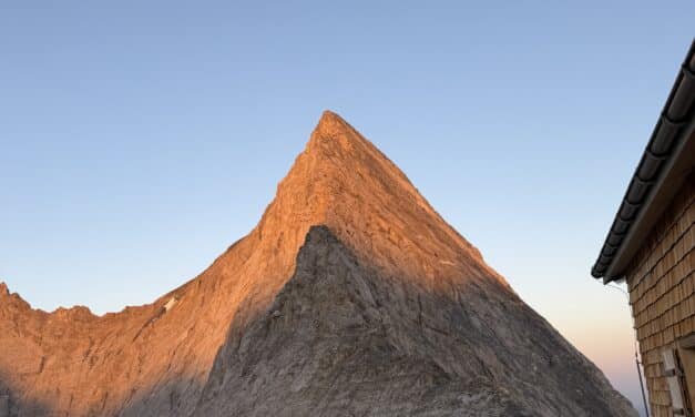 <span style="font-size:1.5em;"> ALPINISME </span><br/> Eiger  <br/> /// 07-08 aout 2027 /// <br/><span style="color: #b0cc00;"> Places disponibles </span>