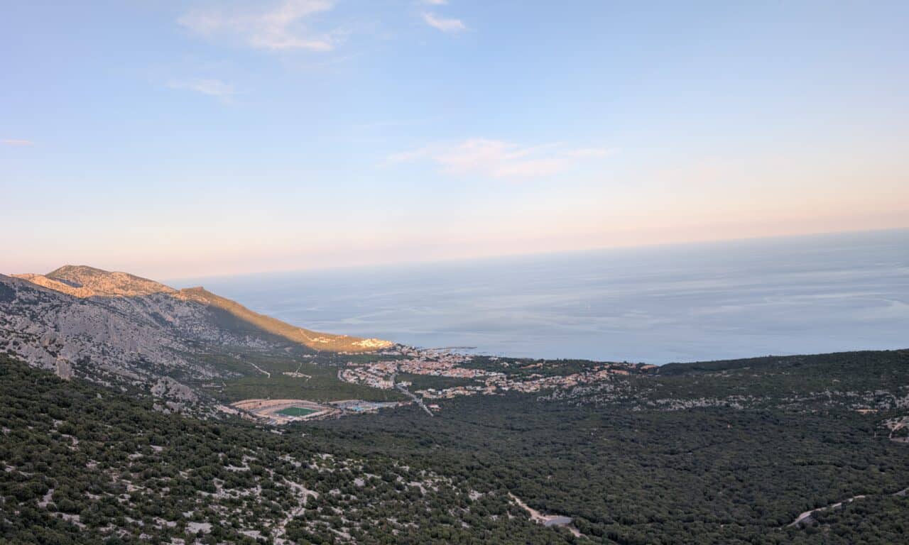 <span style="font-size:1.5em;"> ESCALADE </span><br> Séjour d’escalade & canyon en Sardaigne <br> /// 25-31 octobre 2026 /// <br><span style="color: #b0cc00;"> Places disponibles </span>