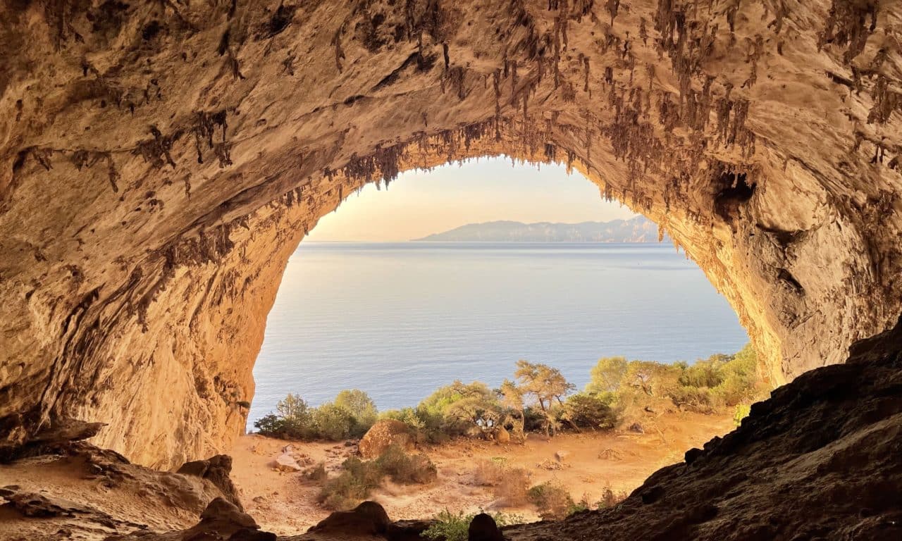 <span style="font-size:1.5em;"> ESCALADE </span><br> Séjour d’escalade & canyon en Sardaigne <br> /// 25-31 octobre 2026 /// <br><span style="color: #b0cc00;"> Places disponibles </span>