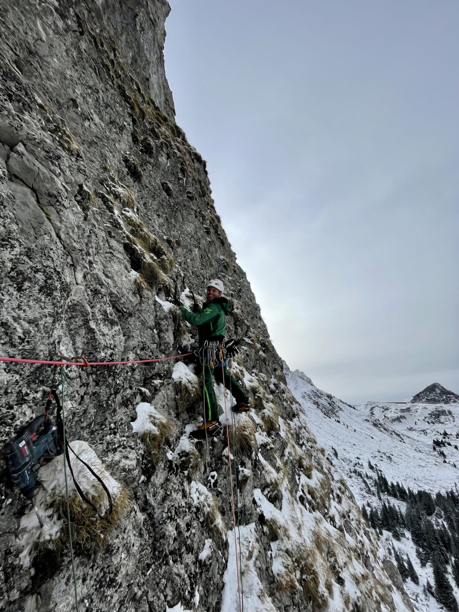Voie Carrard Dent d'Hautaudon avec Jérôme Gottofrey guide de montagne chez Helyum