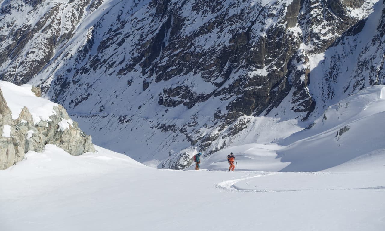 <span style="font-size:1.5em;"> SKI </span><br/> Randonnée à ski sur glacier <br/> /// 19 au 23 avril 2026 /// <br/><span style="COLOR: #B0CC00;"> Places disponibles </span>