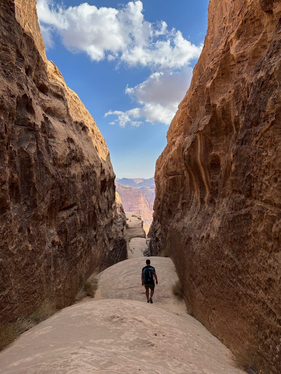 Wadi Rum escalade avec Jérôme Gottofrey guide chez Helyum