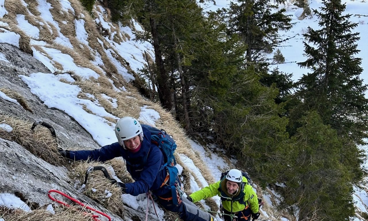 <span style="font-size:1.5em;">GLACE </span><br> Dry tooling<br> /// 28 novembre 2026 /// <br><span style="COLOR: #B0CC00;">Places disponibles</span>