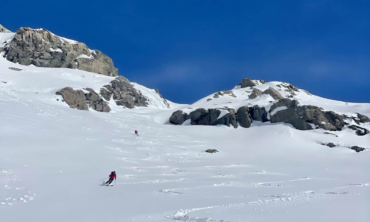 <span style="font-size:1.5em;">SKI </span><br> Le Finsteraarhorn à ski (4274m)<br> /// 7, 8 & 9 mai 2027 /// <br><span style="COLOR: #B0CC00;"> Places disponibles </span>