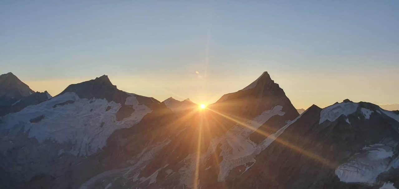 Arête des 4 ânes, Dent Blanche avec Jérôme Gottofrey guide de montagne chez Helyum