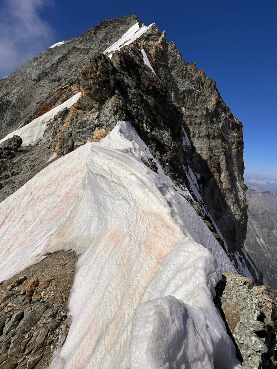 Arête des 4 ânes, Dent Blanche avec Jérôme Gottofrey guide de montagne chez Helyum