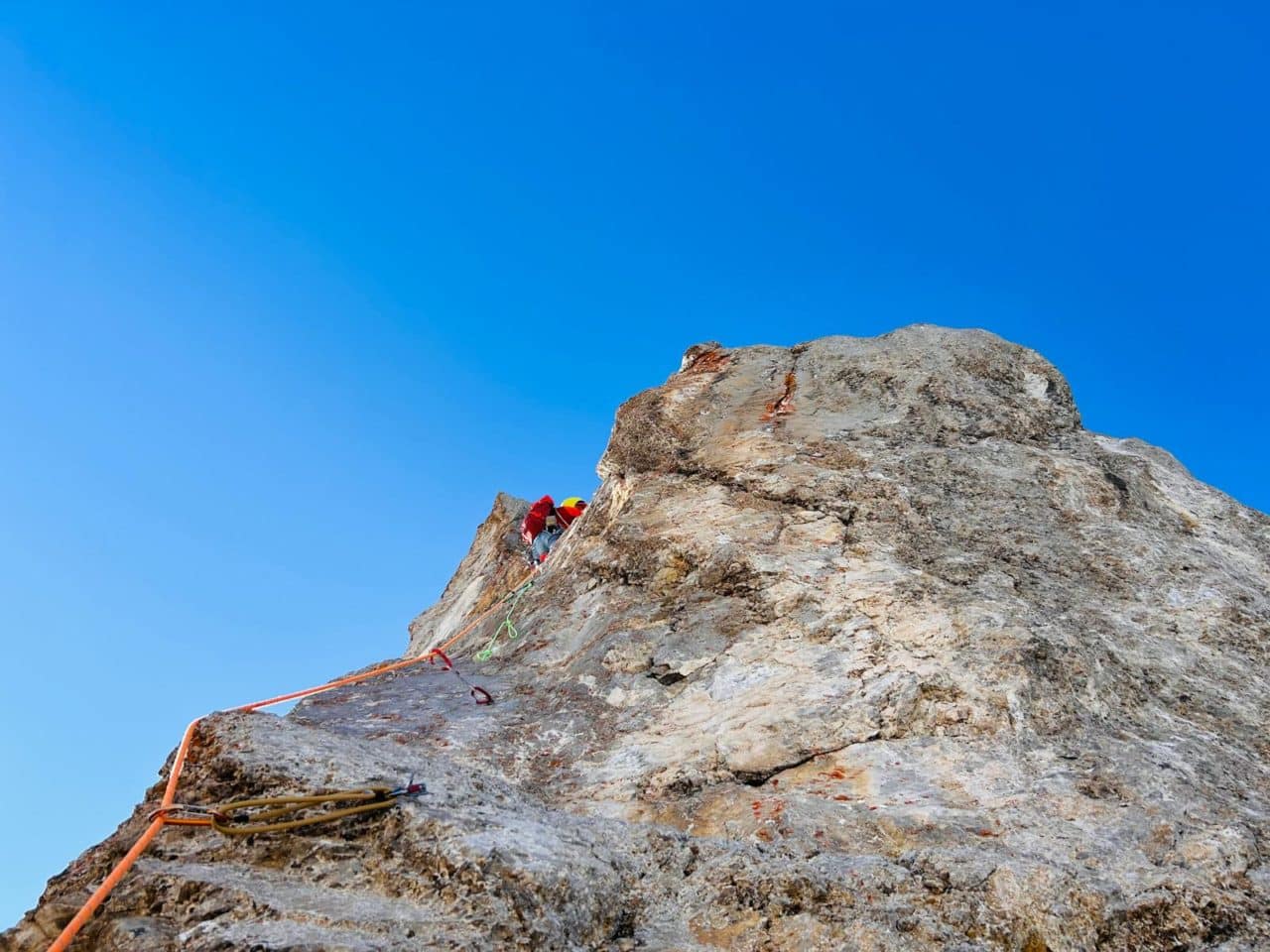 Helyum.ch arete du doigt pointe percée. Xavier