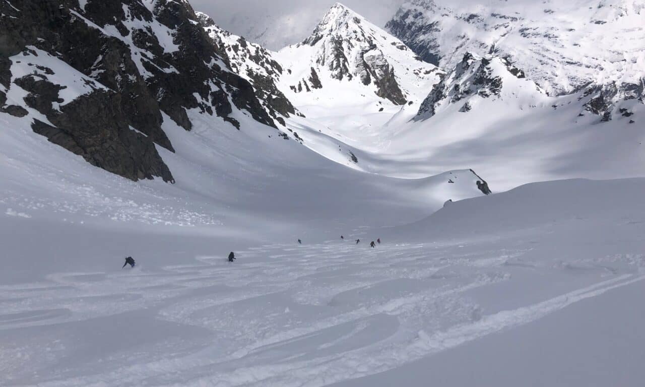 <span style="font-size:1.5em;"> SKI </span><br/> Haute-route Chamonix-Zermatt <br/> /// Mars 2025 /// <br/><SPAN STYLE="color: #b0cc00;"> Places disponibles </span>