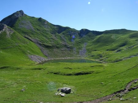 <span style="font-size:1.5em;"> NATURE </span><br> Tour de la Tulle- Mont Charvin<br> /// 6 juin 2025 /// <br><span style="color: #b0cc00;"> Places Disponibles </span>