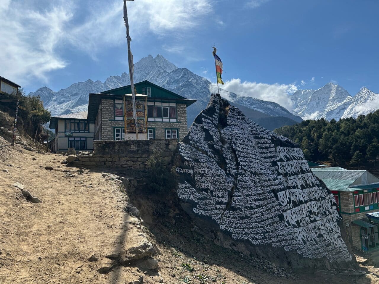 Nepal Lobuche-est avec Jérôme Gottofrey guide chez Helyum