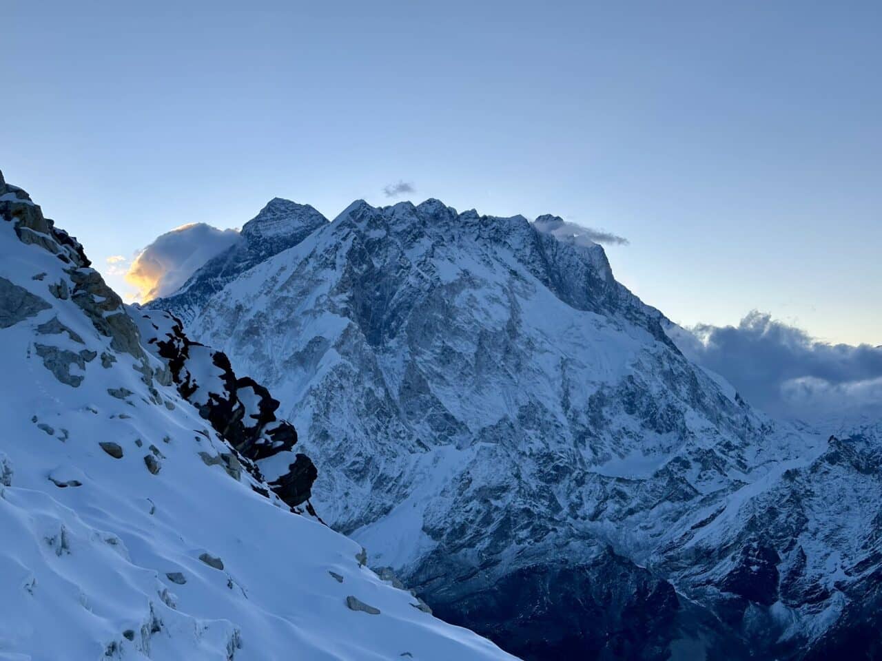 Nepal Lobuche-est avec Jérôme Gottofrey guide chez Helyum