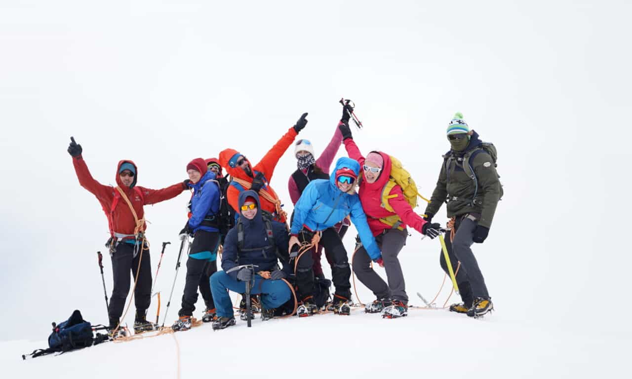 <span style="font-size:1.5em;"> ALPINISME </span><br> Bishorn <br> /// 6-7 septembre 2025 /// <br><span style="color: #b0cc00;"> Places disponibles </span>