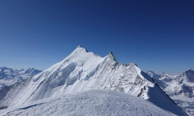 <span style="font-size:1.5em;"> ALPINISME </span><br> Bishorn <br> /// 6-7 septembre 2025 /// <br><span style="color: #b0cc00;"> Places disponibles </span>