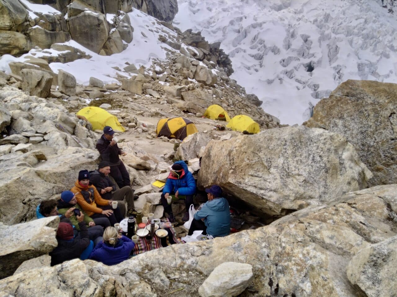 Pérou 2025 helyum.ch Camp moraine Toclaraju