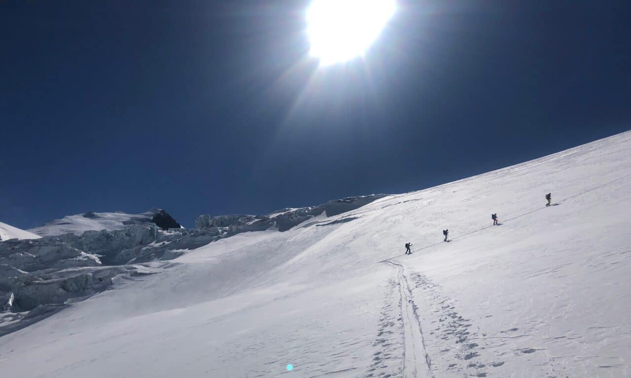 <span style="font-size:1.5em;"> SKI </span><br/> Haute-route Imperiale <br/> /// 8 au 12 avril 2026 /// <br/><SPAN STYLE="color: #b0cc00;"> Places disponibles </span>