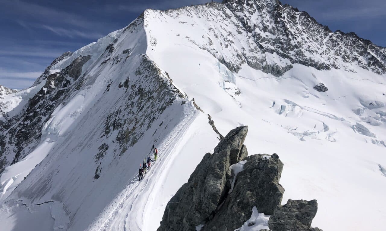 <span style="font-size:1.5em;"> SKI </span><br/> Haute-route Imperiale <br/> /// 8 au 12 avril 2026 /// <br/><SPAN STYLE="color: #b0cc00;"> Places disponibles </span>