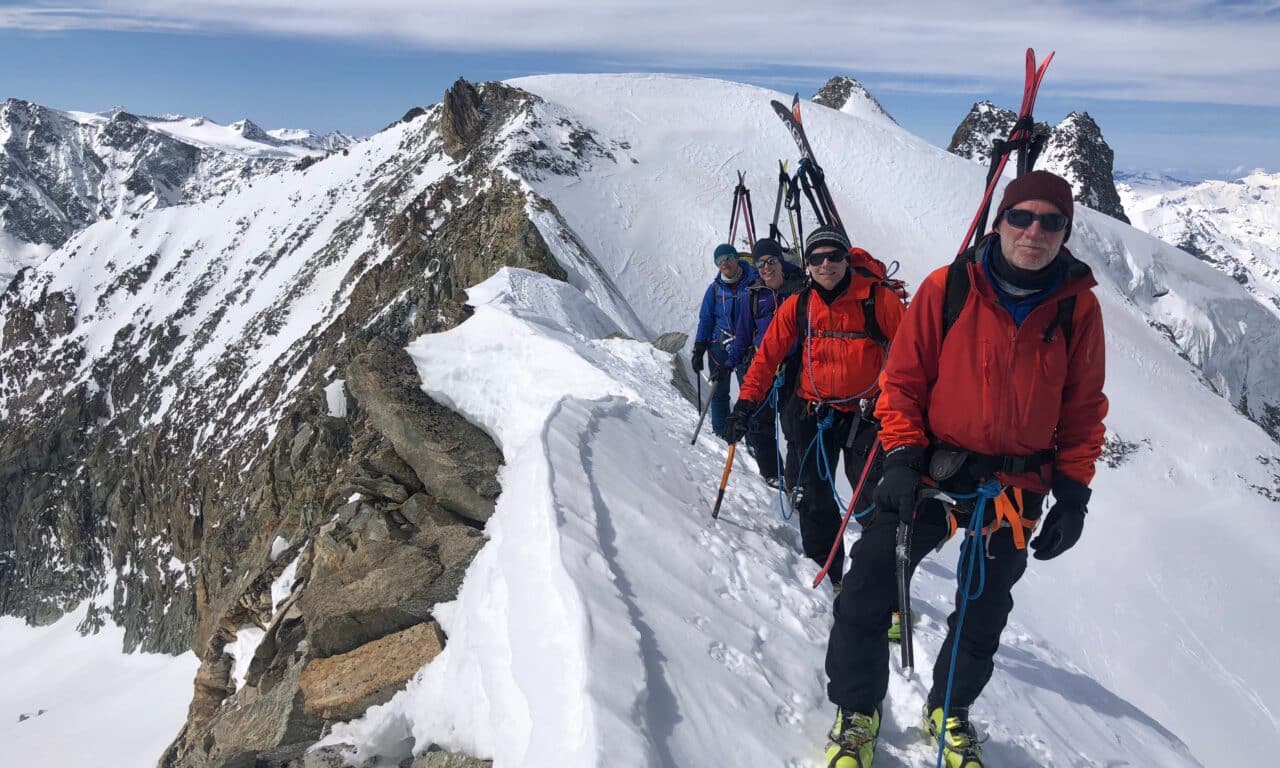 <span style="font-size:1.5em;"> SKI </span><br/> Haute-route Imperiale <br/> /// 8 au 12 avril 2026 /// <br/><SPAN STYLE="color: #b0cc00;"> Places disponibles </span>