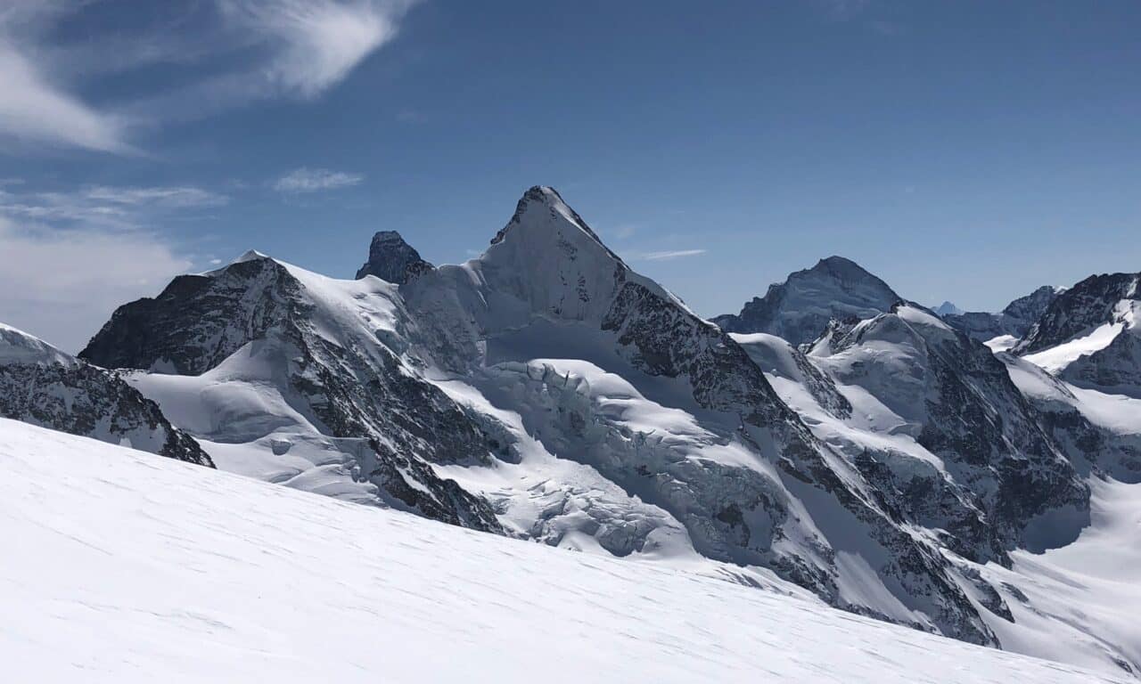 <span style="font-size:1.5em;"> SKI </span><br/> Haute-route Imperiale <br/> /// 8 au 12 avril 2026 /// <br/><SPAN STYLE="color: #b0cc00;"> Places disponibles </span>