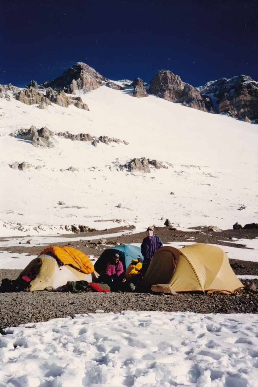 Helyum.ch Xavier Carrard expedition de 1995. nido sous la neige