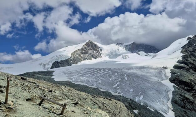 <span style="font-size:1.5em;"> ALPINISME </span><br> Ascension du Bishorn  <br> /// 27 et 28 juin 2026 /// <br><span style="COLOR: #B0CC00;"> Places disponibles </span>