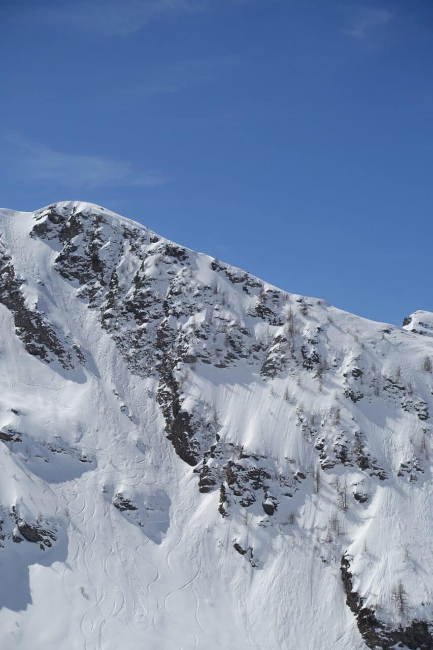 Helyum.ch Prali  vue couloir