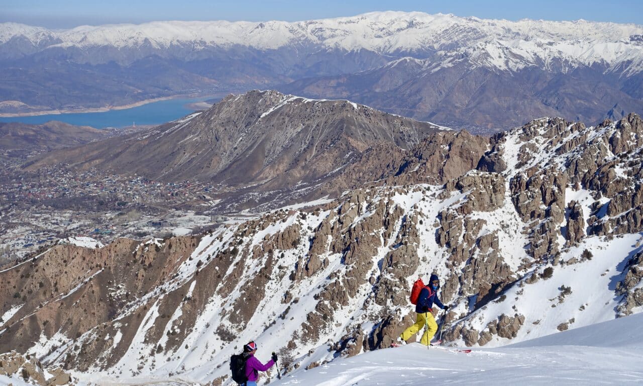 <span style="font-size:1.5em;"> SKI </span><br/> Ouzbékistan Asie centrale <br/> /// 18-27 février 2028 /// <br><span style="color: #b0cc00;"> Places Disponibles</span>