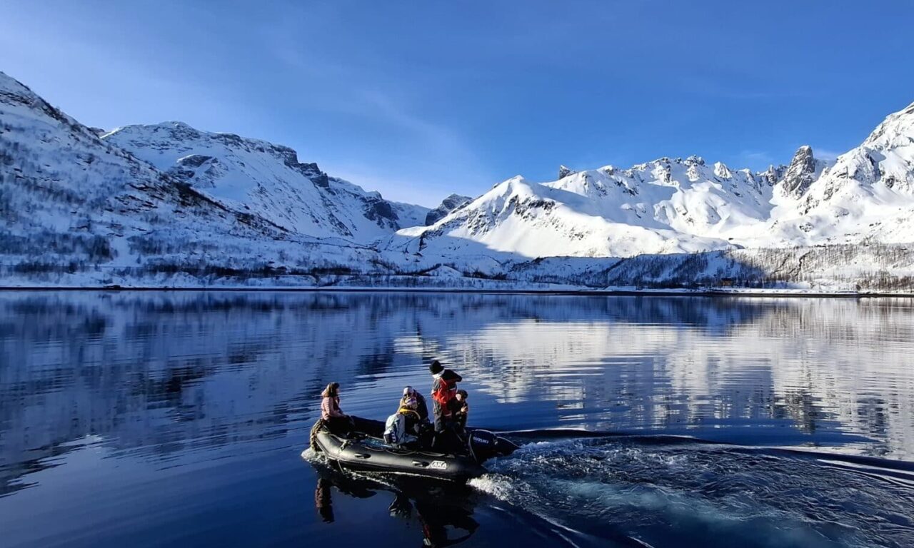 <span style="font-size:1.5em;"> SKI </span><br/> Finnmark Norvège <br/> /// 3 au 10 avril 2027 /// <br/><span style="color: #b0cc00;"> Places disponibles</span>