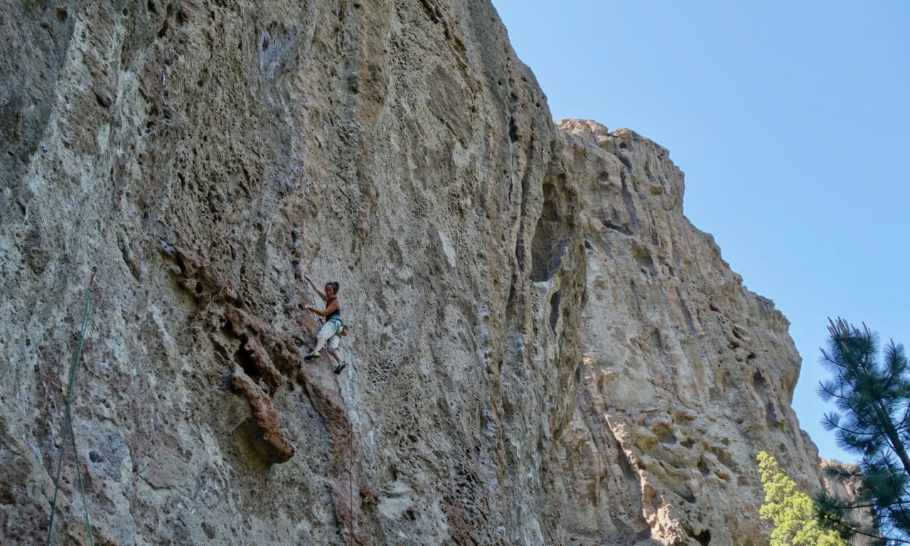 <span style="font-size:1.5em;"> ESCALADE </span><br> Patagonie Argentine <br> /// Octobre – novembre 2026 ///<br><span style="color: #b0cc00;"> Départ Garanti </span>