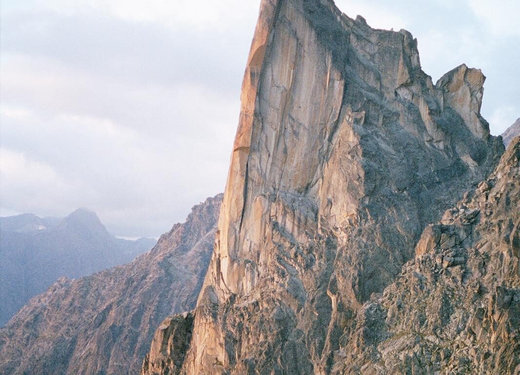 <span style="font-size:1.5em;"> ESCALADE </span><br> Voie des cheminées <br> /// 1,2 et 3 aout 2026 /// <br><span style="COLOR: #B0CC00;"> Places disponibles </span>