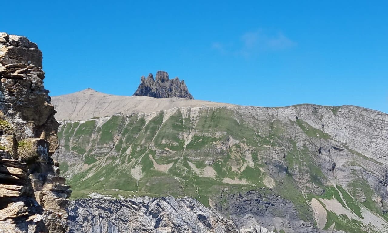 <span style="font-size:1.5em;"> TREK </span>loëch<br> Mini trek Adelboden-Rote Totz-Leukerbad<br> /// 22-23 Juillet 2026 /// <br><span style="color: #b0cc00;"> Places Disponibles </span>