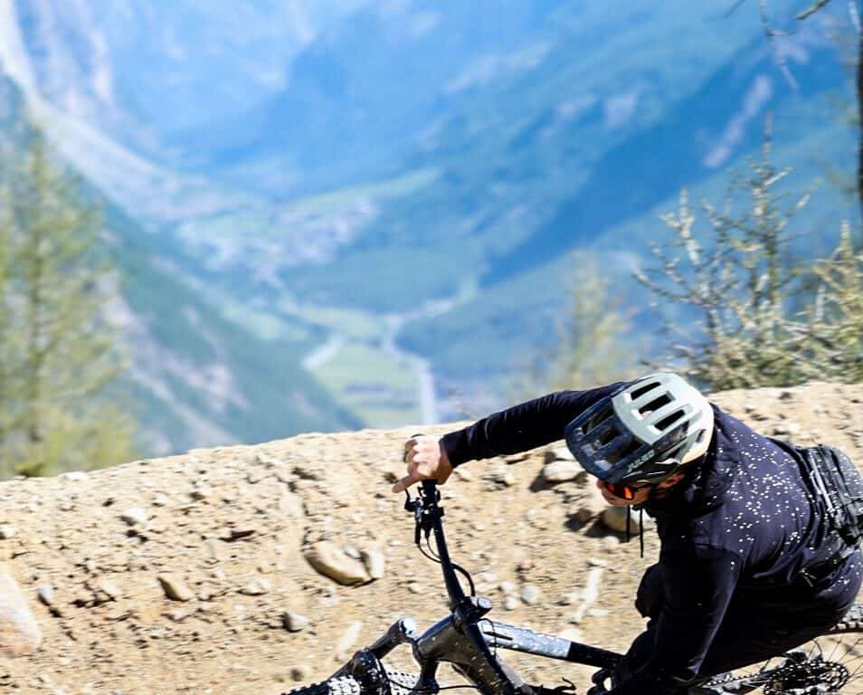 <span style="font-size:1.5em;"> NATURE </span><br/> E-bike Zermatt  <br/> /// octobre 2026 /// <br/><span style="color: #b0cc00;"> Places disponibles </span>