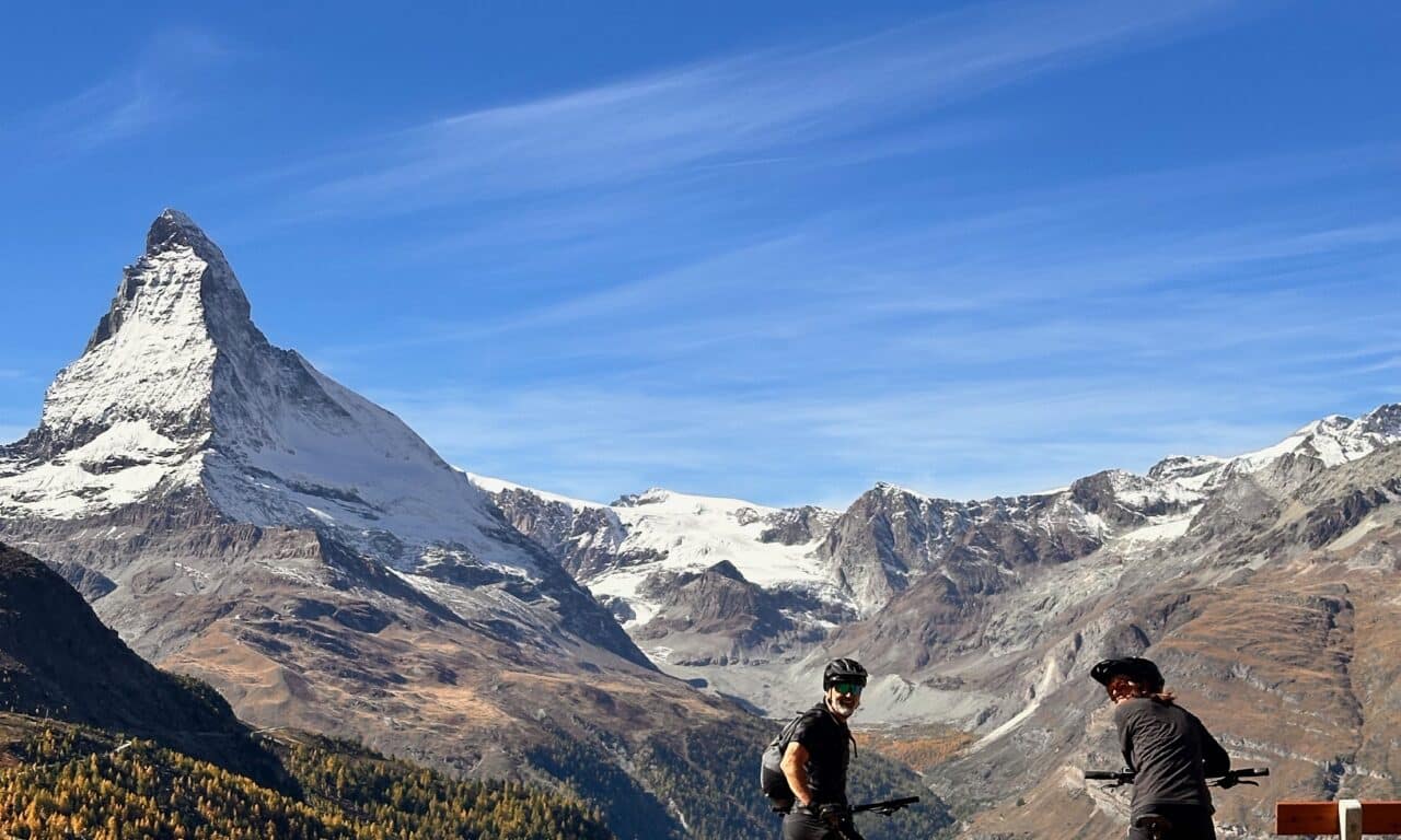 <span style="font-size:1.5em;"> NATURE </span><br/> E-bike Zermatt  <br/> /// octobre 2026 /// <br/><span style="color: #b0cc00;"> Places disponibles </span>