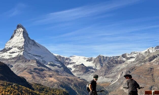 <span style="font-size:1.5em;"> NATURE </span><br/> E-bike Zermatt  <br/> /// octobre 2026 /// <br/><span style="color: #b0cc00;"> Places disponibles </span>