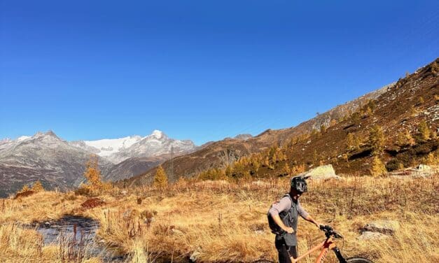 <span style="font-size:1.5em;"> NATURE </span><br/> E-bike Furka Zermatt  <br/> ///10 au 12 octobre 2026 /// <br/><span style="color: #b0cc00;"> Places disponibles </span>