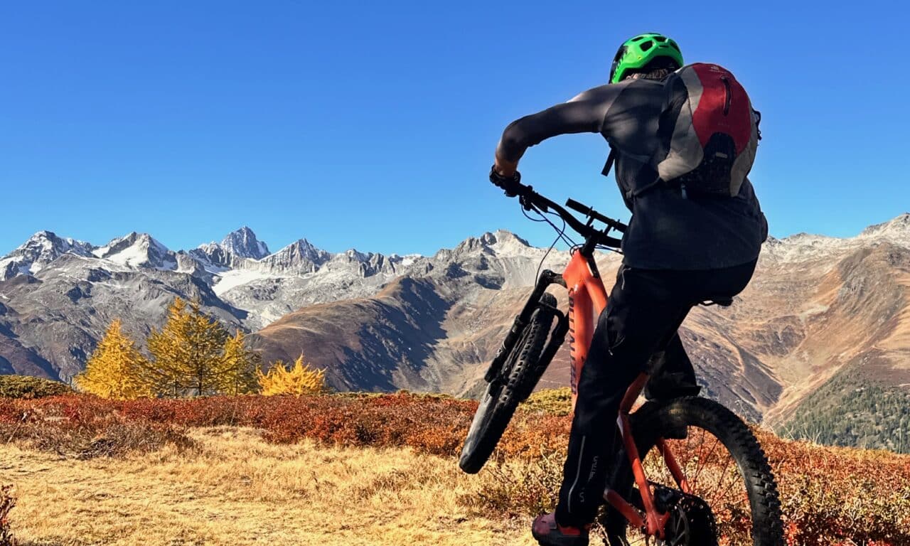 <span style="font-size:1.5em;"> NATURE </span><br/> E-bike Furka Zermatt  <br/> ///10 au 12 octobre 2026 /// <br/><span style="color: #b0cc00;"> Places disponibles </span>
