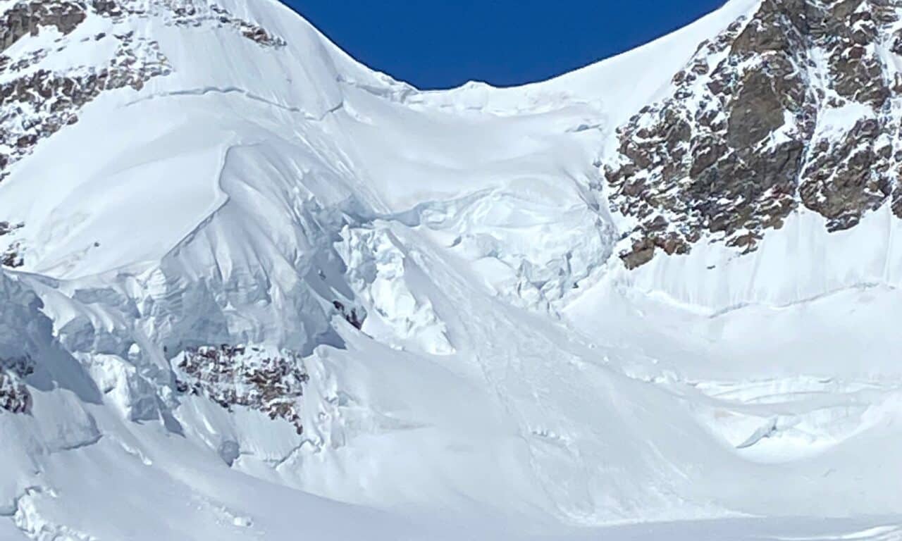 <span style="font-size:1.5em;"> ALPINISME </span><br/>Mönch et Jungfrau  <br/> /// Juin 2026 /// <br/><span style="color: #b0cc00;"> Places disponibles </span>