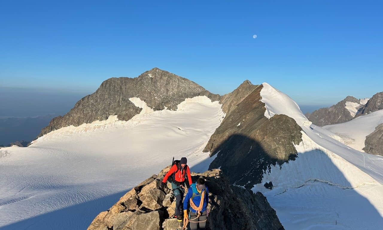 <span style="font-size:1.5em;"> ALPINISME </span><br/>Piz Bernina Biancograt  <br/> /// juillet 2026 /// <br/><span style="color: #b0cc00;"> Places disponibles </span>